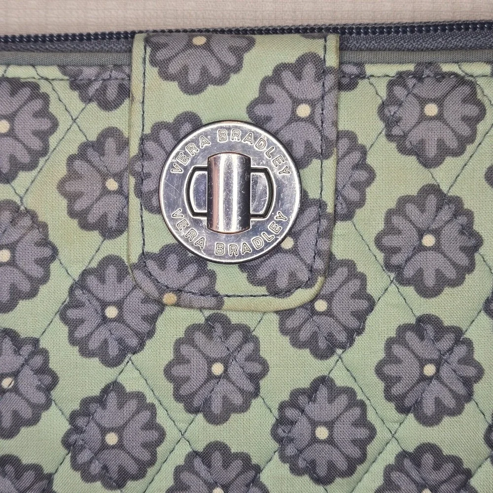 VERA BRADLEY Silver Turnlock Wallet Clutch Nomadic Floral Retired Organizer EUC - Picture 7 of 8